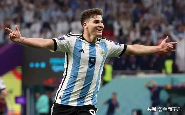 2026年世界杯，阿根廷队中是梅西作用大还是阿尔瓦雷斯作用大