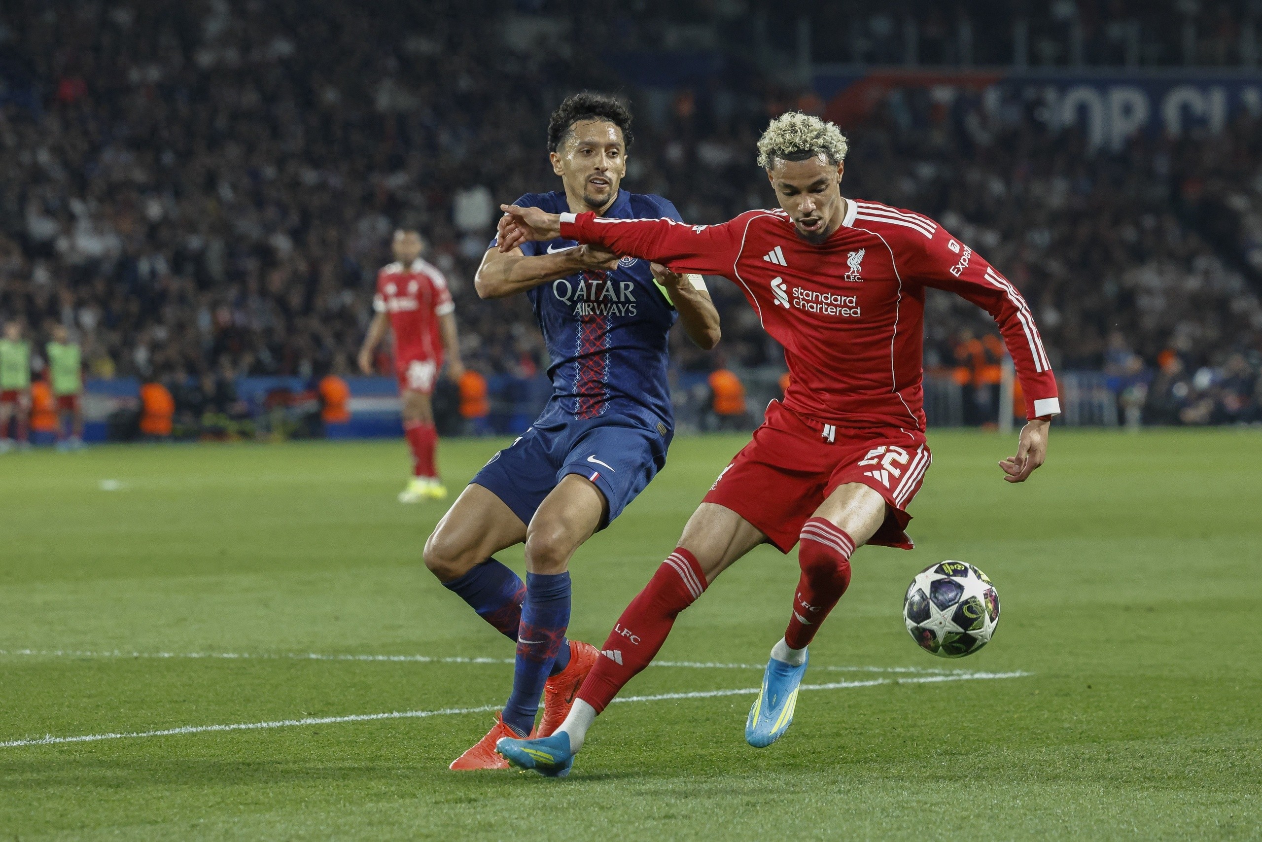 队报:埃基蒂克可能无缘世界杯+杜埃受伤,法国队面临困扰